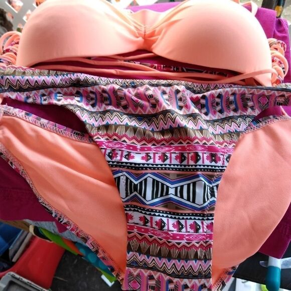 Bikini NWOT  - Picture 2 of 7